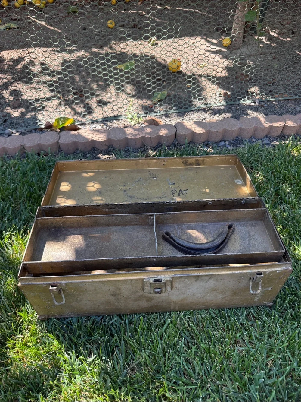 Vintage 1942 WWII US Army M6 Steel Tool Box Chest with Tray Removable Handle